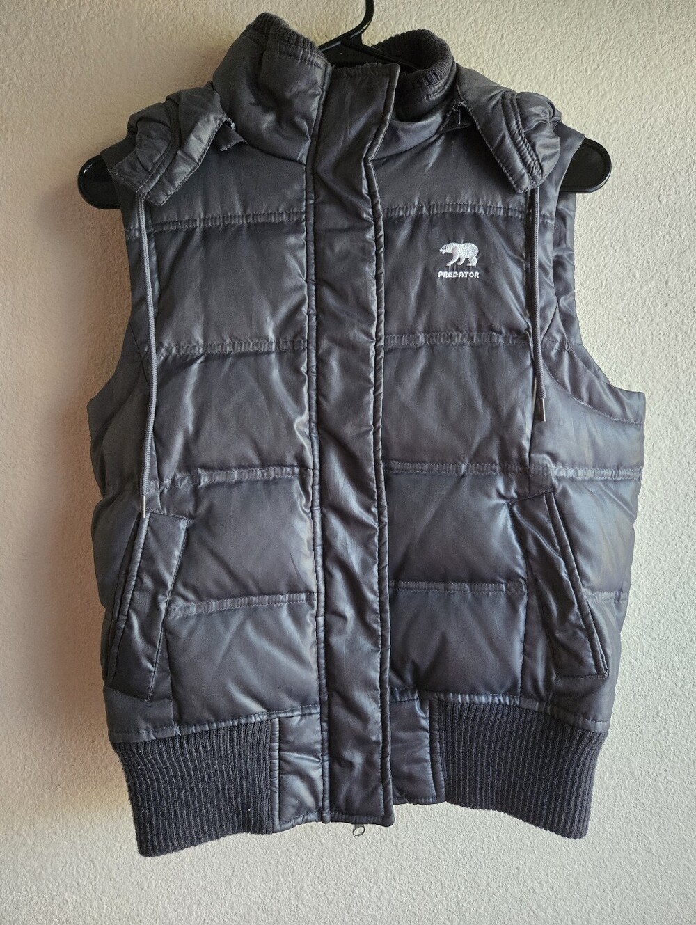 Predator Quilted Puffer Vest in Charcoal Gray Size M